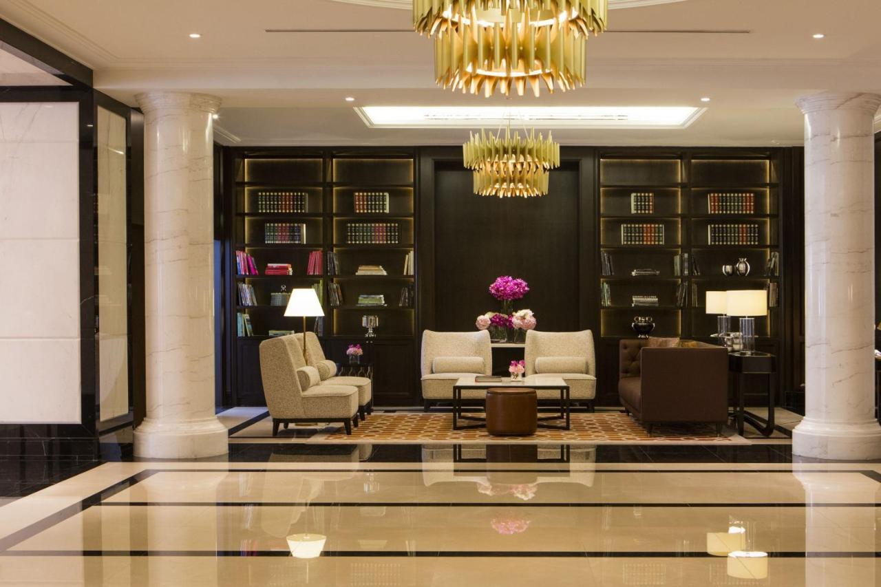 The Ritz-Carlton, Kuala Lumpur Hotel Eksteriør billede The Library at The Ritz-Carlton, Dubai