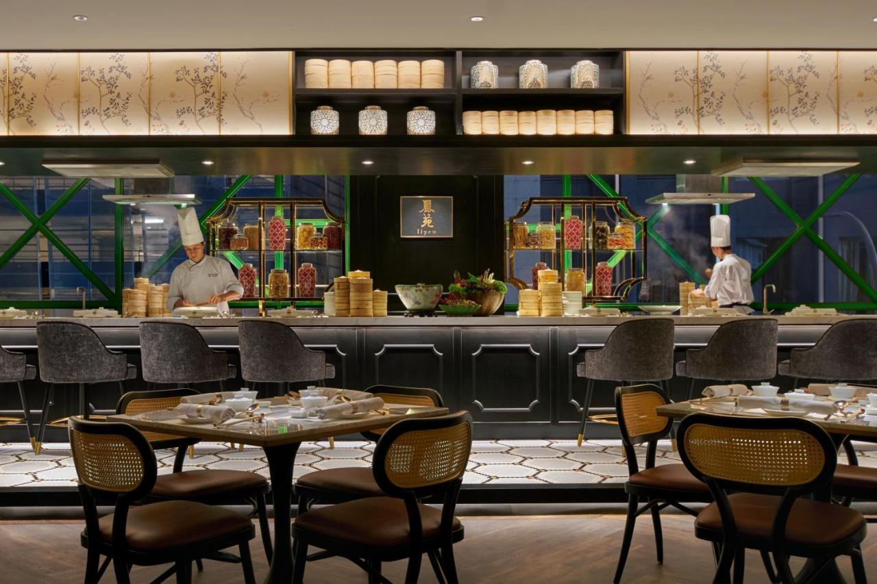 The Ritz-Carlton, Kuala Lumpur Hotel Eksteriør billede The interior of the restaurant