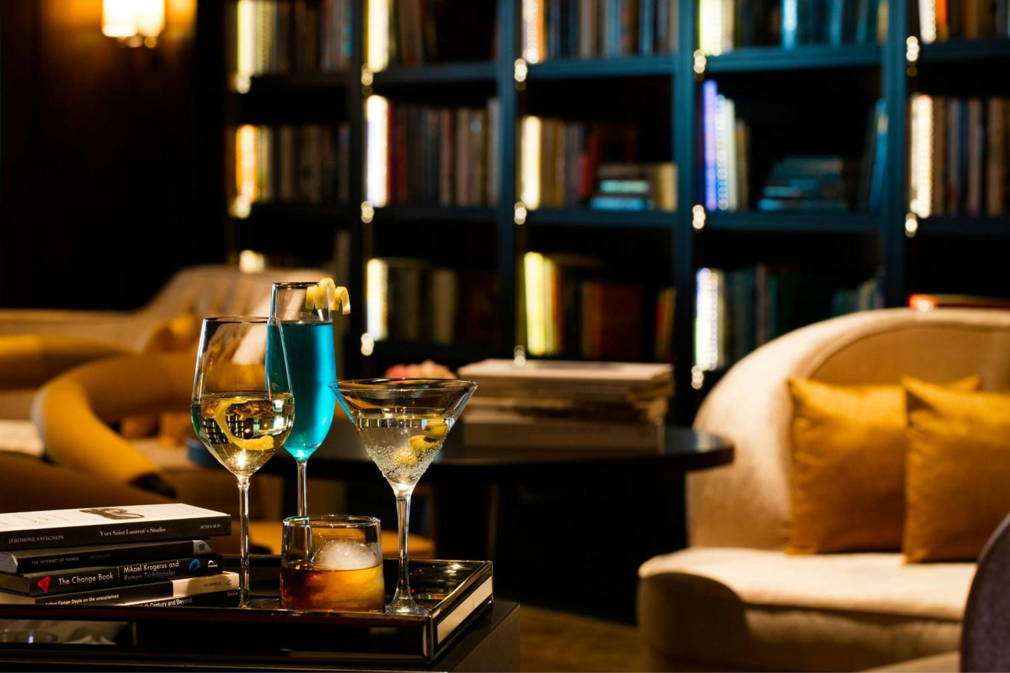 The Ritz-Carlton, Kuala Lumpur Hotel Eksteriør billede Library at The Oberoi, Mumbai