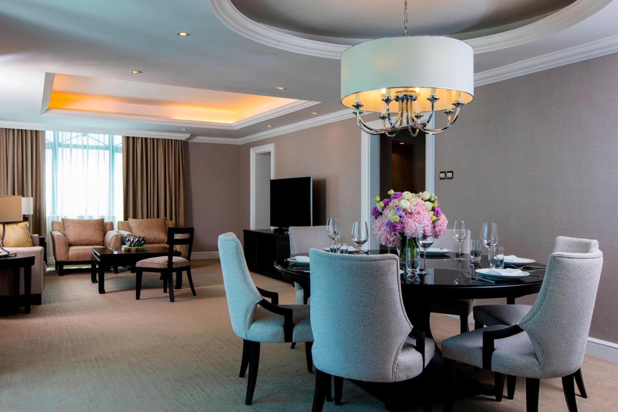 The Ritz-Carlton, Kuala Lumpur Hotel Eksteriør billede A suite at the hotel