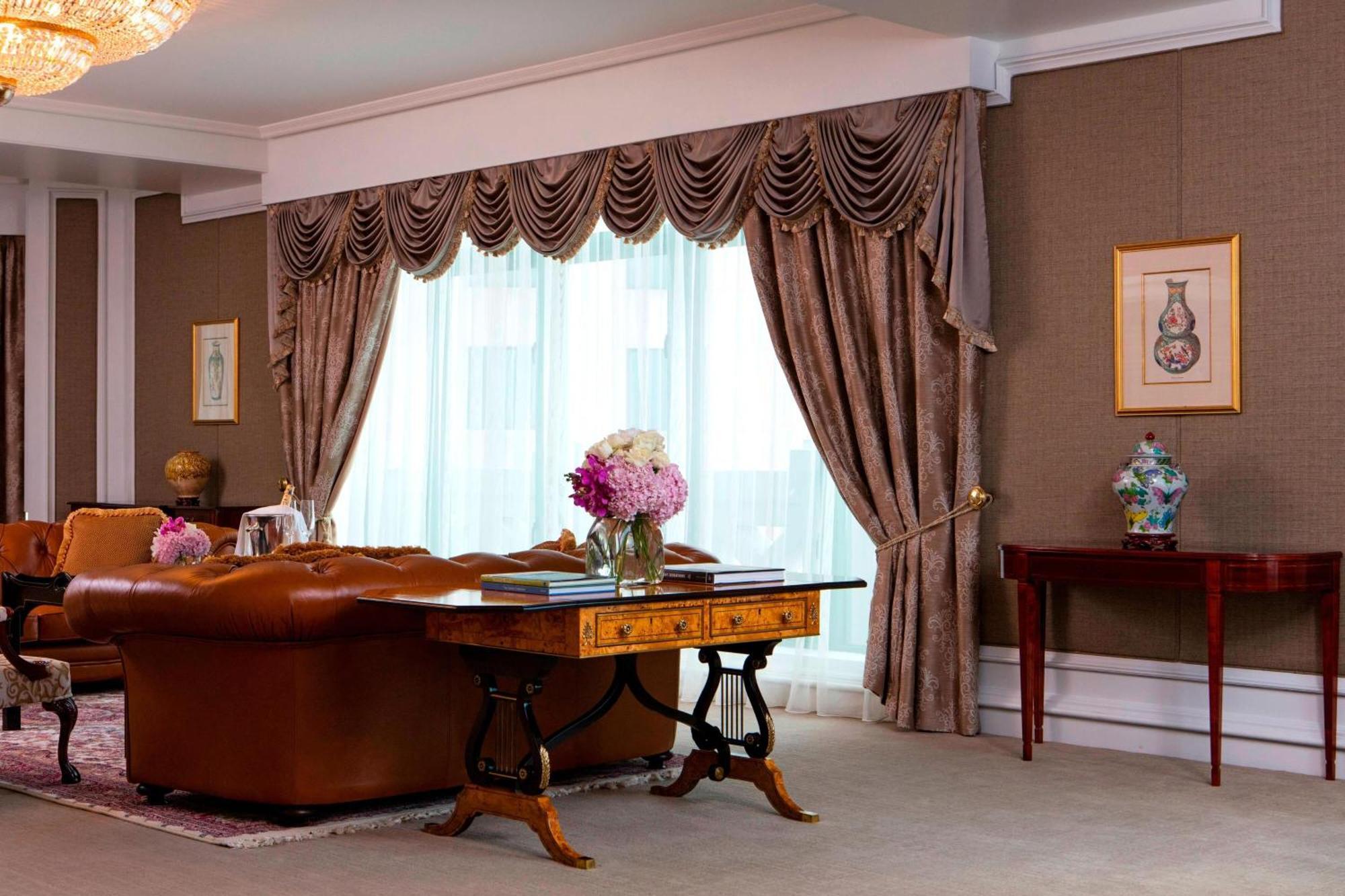 The Ritz-Carlton, Kuala Lumpur Hotel Eksteriør billede A suite at the hotel