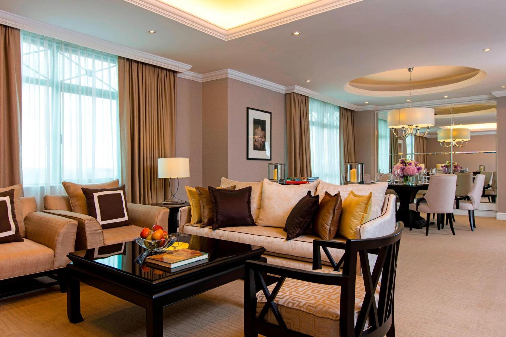 The Ritz-Carlton, Kuala Lumpur Hotel Eksteriør billede A suite at the Shangri-La Hotel, Kuala Lumpur